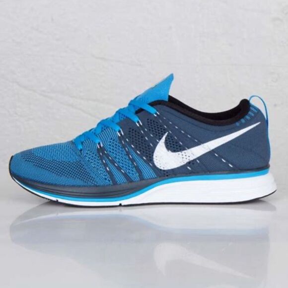 Mens FLYKNIT TRAINER  SQUADRON BLUE-WHITE SZ 10 US 44 EUR 532984-414 excellent - Picture 2 of 16